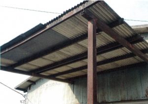 屋根の部分の波板