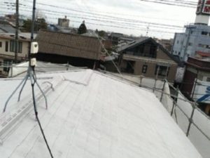下塗り後の屋根
