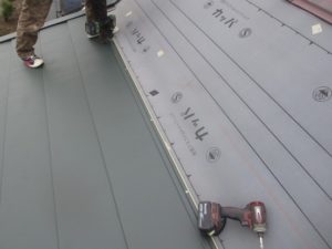 屋根カバー工法工事　金属屋根