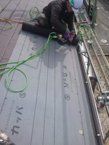 屋根　カバー工法工事　ルーフィング