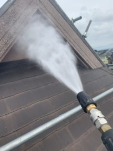 屋根カバー工法　高圧洗浄