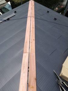 台風災害　屋根カバー工法　ぬき板