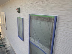 外壁塗装　窓　換気口