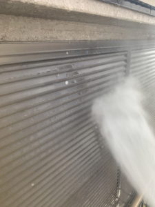 屋根・外壁リフォーム　高圧洗浄　雨戸