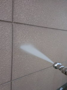 外壁塗装　高圧洗浄　壁