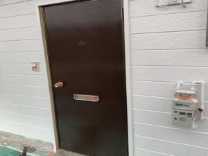 アパートリフォーム　付帯部塗装　玄関ドア