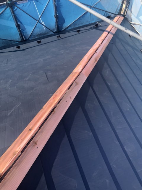 屋根　カバー工法工事　横暖ルーフS　貫板　施工