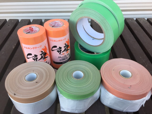外壁塗装工事　養生テープ