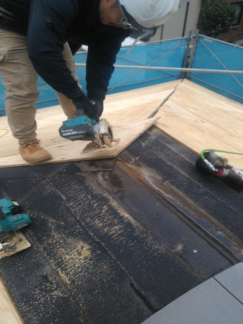 屋根カバー工法　横暖ルーフS　コロニアル