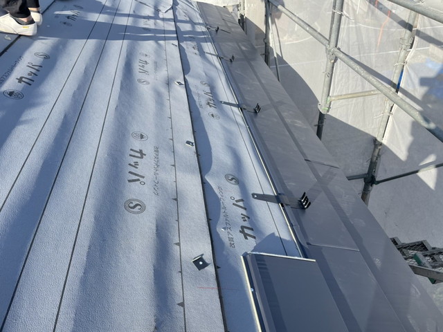 屋根カバー工法　横暖ルーフS