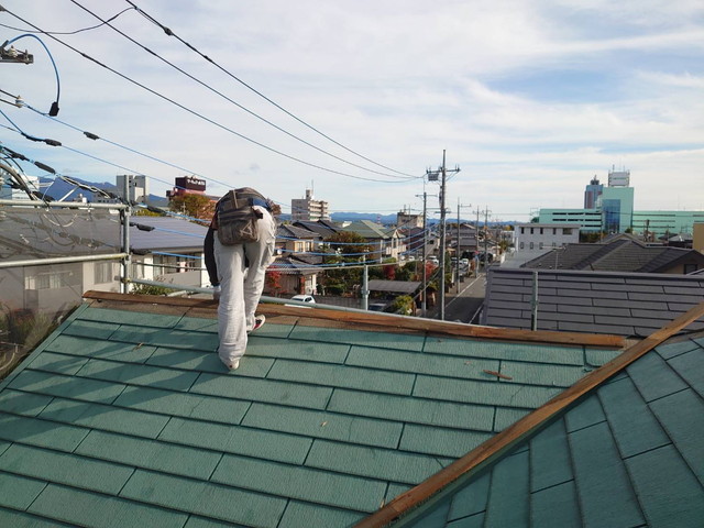 群馬県前橋市　屋根リフォームカバー　棟板金撤去・下葺きルーフィング