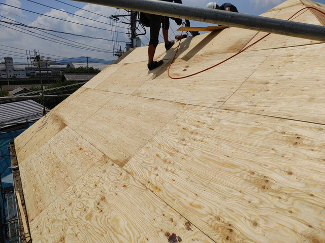 埼玉県本庄市　セキスイかわらUの葺き替え工事　野地増し張り