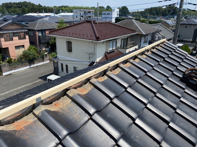 群馬県玉村町　棟瓦下地の耐震補強工事　棟ロック設置・棟瓦復旧