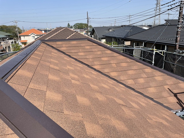群馬県前橋市 屋根の葺き替え 棟包み板金仕上げ