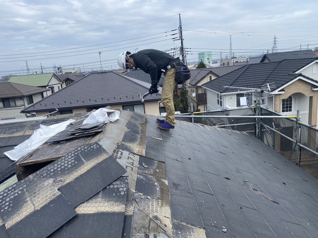 群馬県前橋市　屋根の葺き替え　既存スレート材撤去