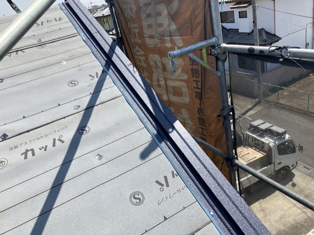 屋根カバー工法