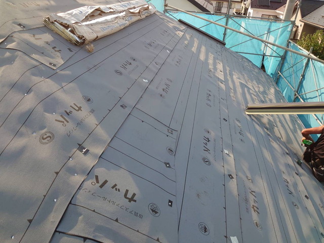 群馬県前橋市　屋根のカバー工法工事　ルーフィング施工