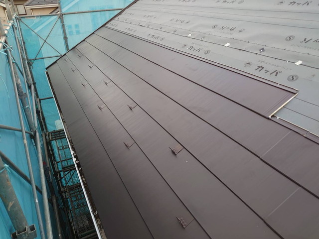 群馬県前橋市　屋根カバー工法リフォーム工事　横暖ルーフs