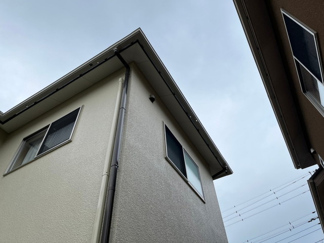 群馬県高崎市　雨どいが割れていて雨垂れ　無料調査