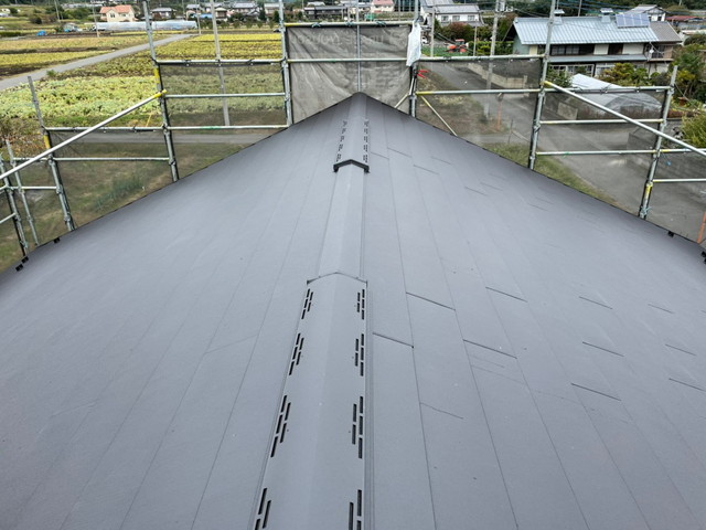 群馬県渋川市　同質棟板金仕上げ　屋根の葺き替え工事