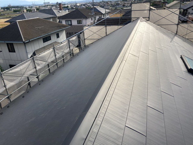 群馬県伊勢崎市　葺き替えリフォーム工事　棟仕上げ施工