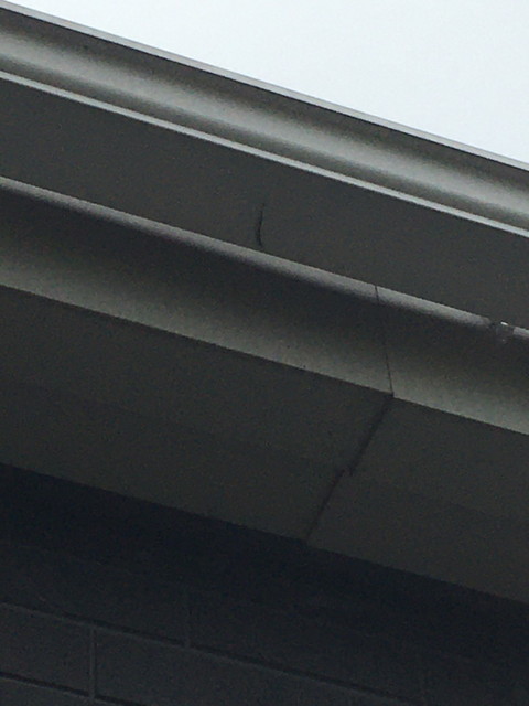 群馬県高崎市　雹被害で雨どいに穴？屋根調査無料で安心サポート