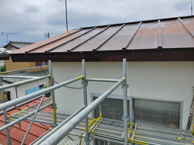 群馬県藤岡市　雨樋交換工事｜パナソニック半丸105　金具設置