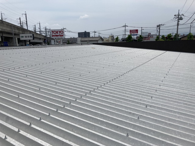 高崎市、折板屋根、雨漏り、ボルトキャップ