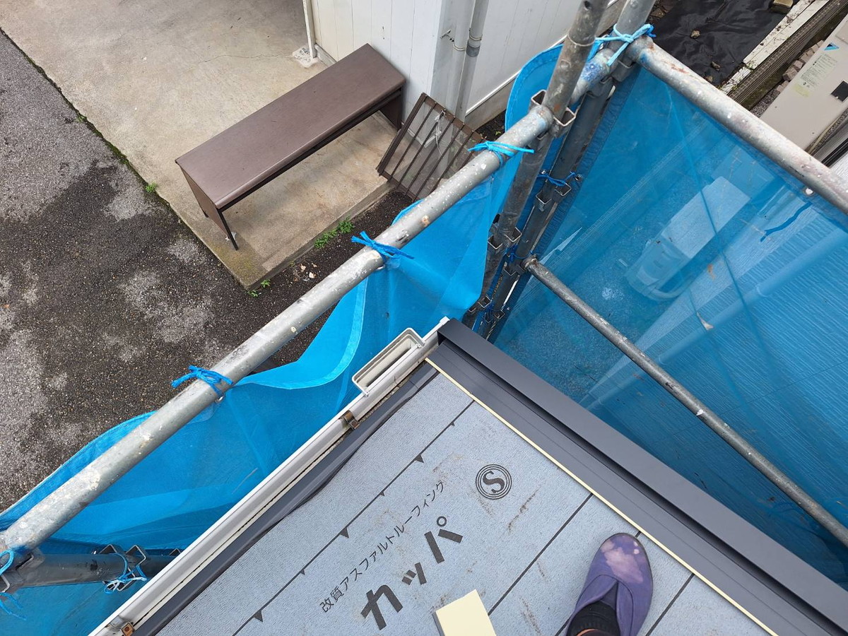 群馬県伊勢崎市　屋根カバー工法工事　役物板金設置