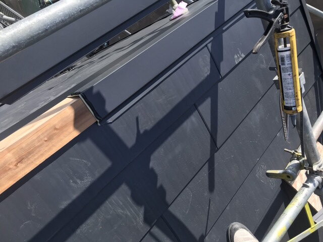 群馬県高崎市　カバー工法　トップライト　谷あり