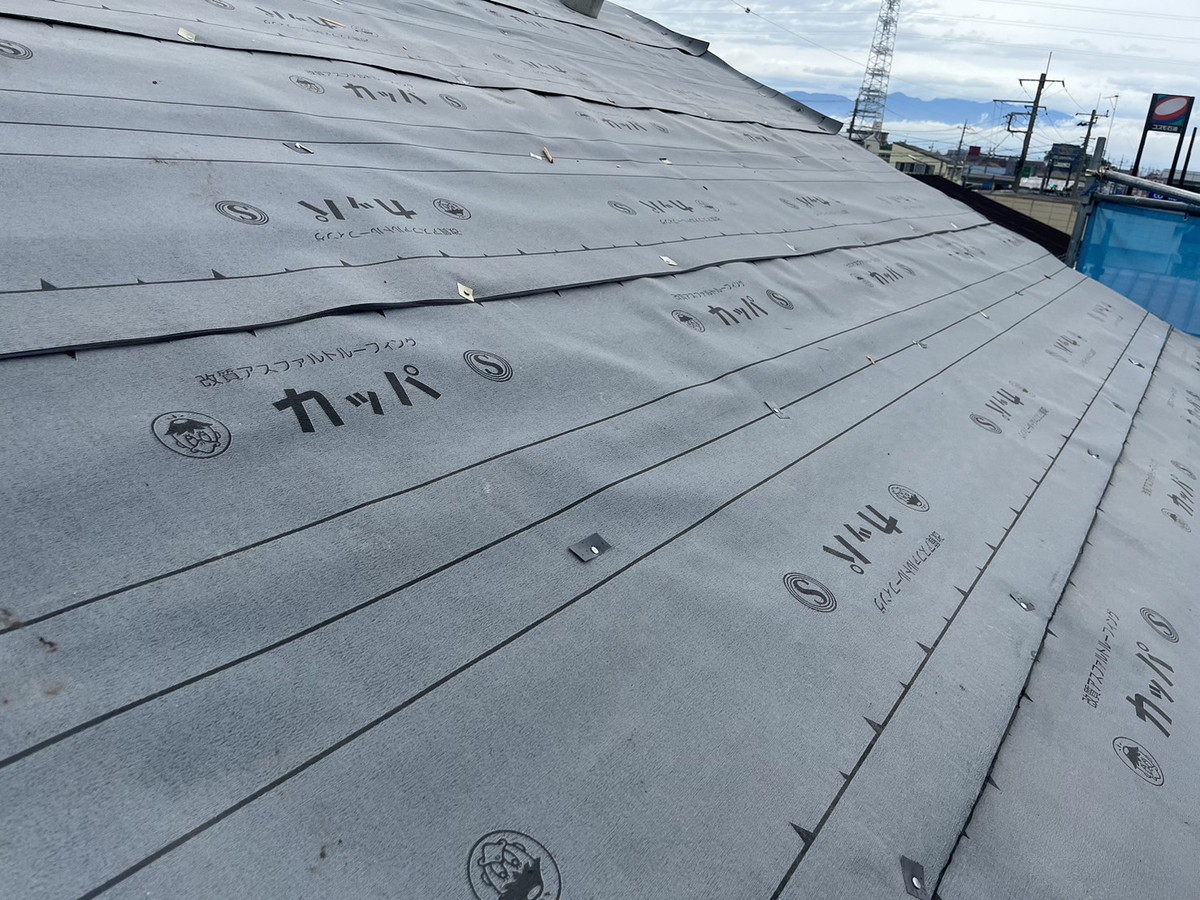 群馬県伊勢崎市　屋根カバー工法　ルーフィング施工