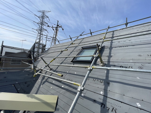 群馬県高崎市　カバー工法　トップライト　谷あり