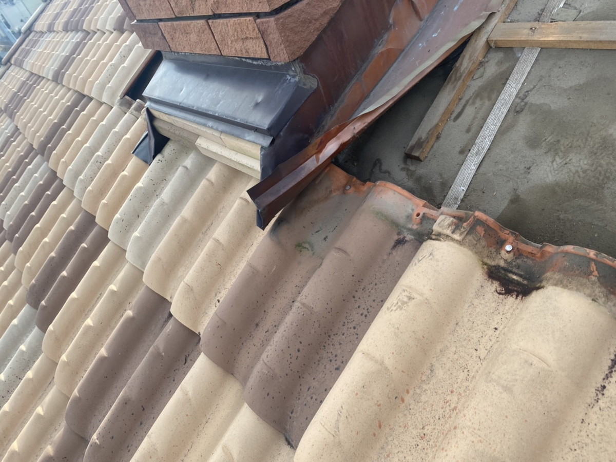 群馬県藤岡市　煙突廻り修繕　板金加工