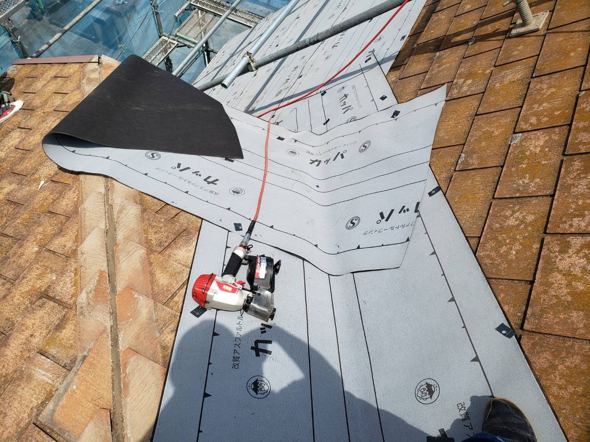 埼玉県本庄市H様邸　コロニアル　横暖ルーフ　カバー工法