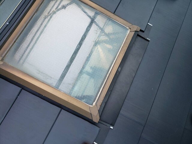 群馬県みどり市h様邸　屋根カバー工法　横暖ルーフ　トップライト