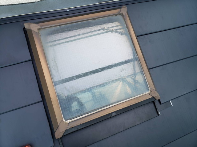 群馬県みどり市h様邸　屋根カバー工法　横暖ルーフ　トップライト