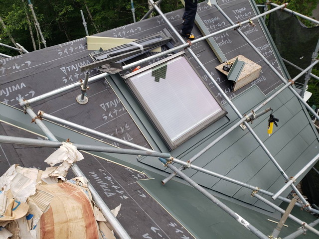 長野県軽井沢町Y様邸　コロニアル　横暖ルーフS  急勾配　葺き替え工事