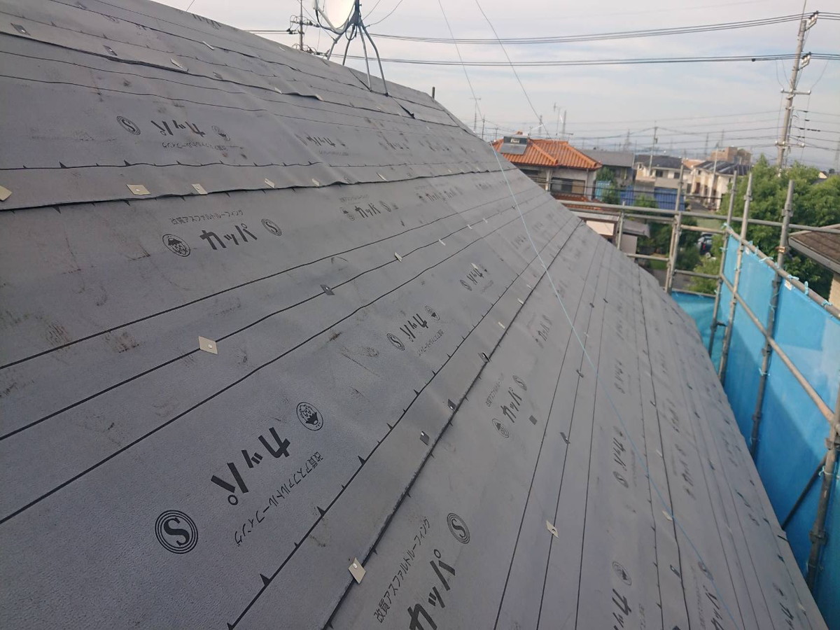 群馬県みどり市h様邸　屋根カバー工法　横暖ルーフ　トップライト