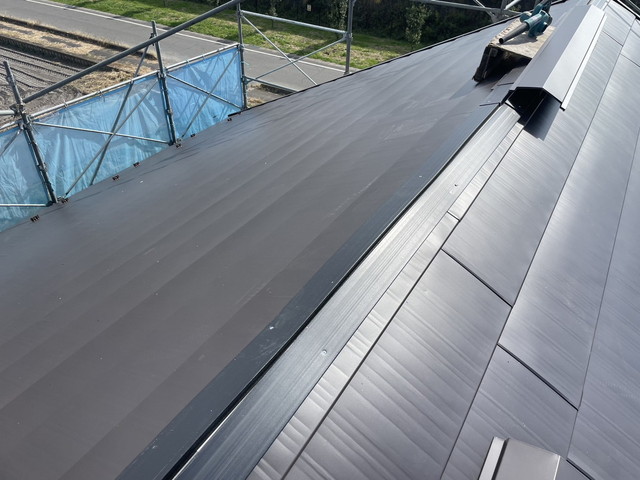 群馬県伊勢崎市T様邸　スレート屋根　横暖ルーフ　