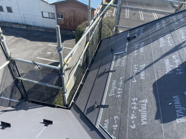 群馬県高崎市H様邸　コロニアル　スーパーガルテクト　葺き替え工事