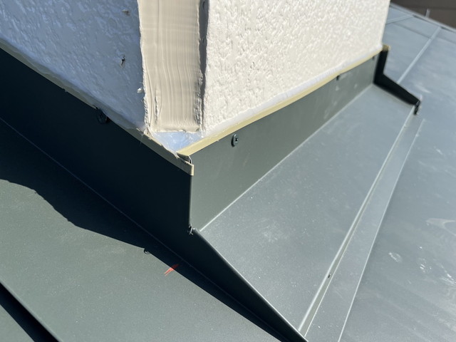 群馬県高崎市T様邸　コロニアル　横暖ルーフ　水温機　煙突