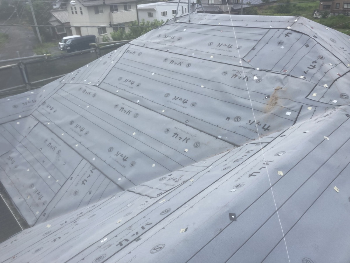 埼玉県寄居町K様邸　屋根カバー工法　コロニアル　横暖ルーフ