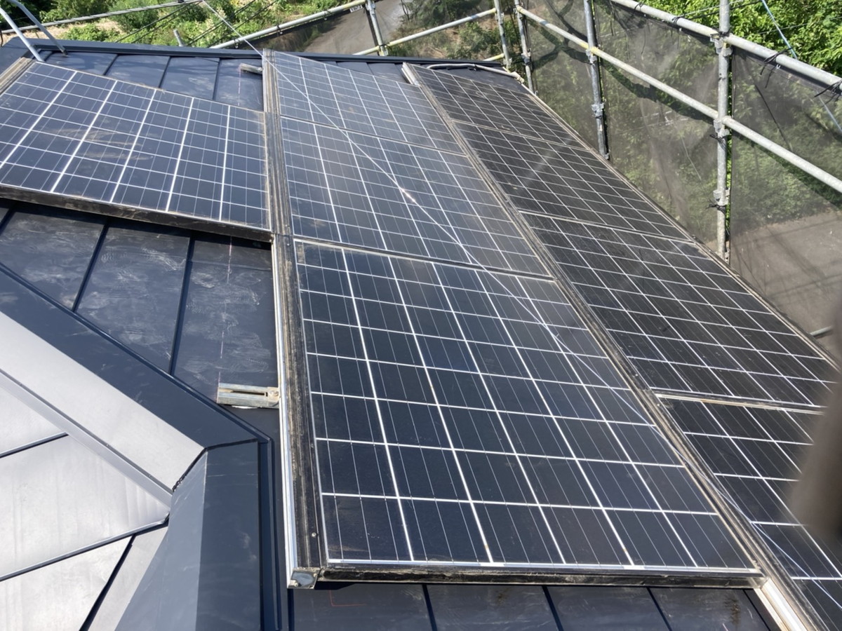 埼玉県寄居町K様邸　屋根カバー工法　コロニアル　横暖ルーフ