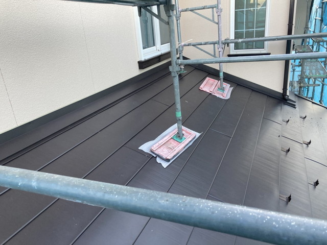 群馬県伊勢崎市T様邸　スレート屋根　横暖ルーフ　