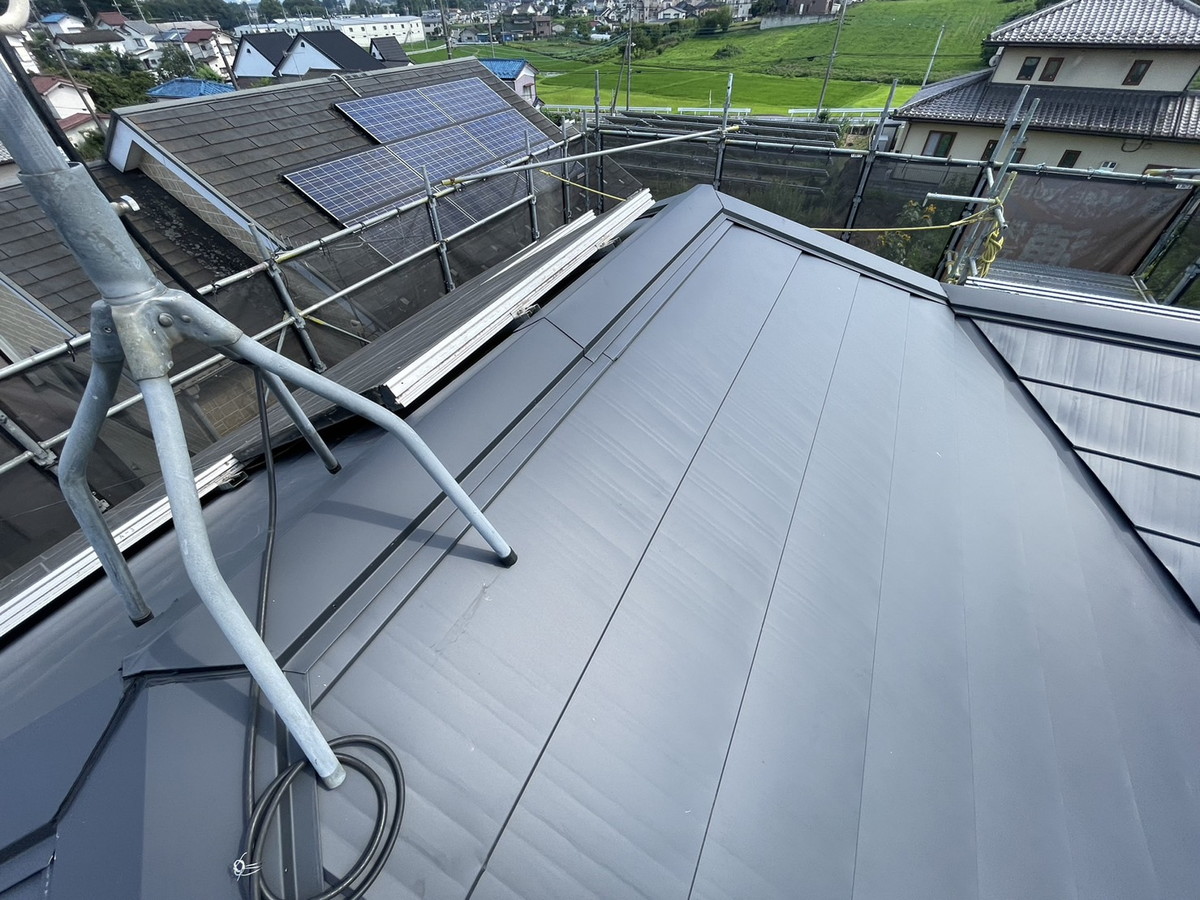 埼玉県寄居町K様邸　屋根カバー工法　コロニアル　横暖ルーフ