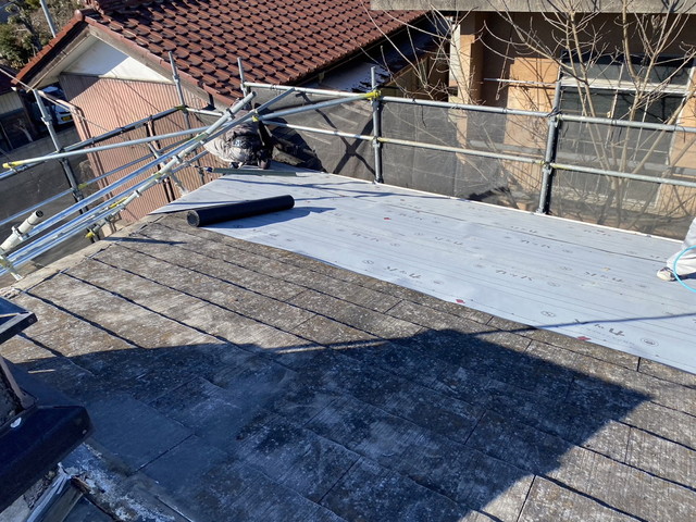 群馬県高崎市T様邸　コロニアル　横暖ルーフ　水温機　煙突