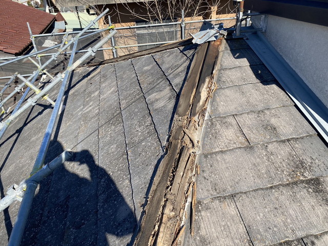 群馬県高崎市T様邸　コロニアル　横暖ルーフ　水温機　煙突