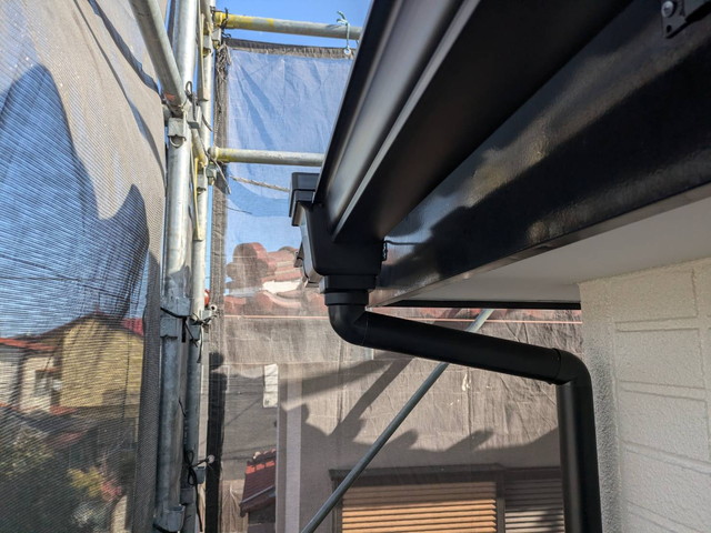 群馬県高崎市　雹・雪害　雨樋工事・竪樋施工なら浦部住総へ｜火災保険対応も安心