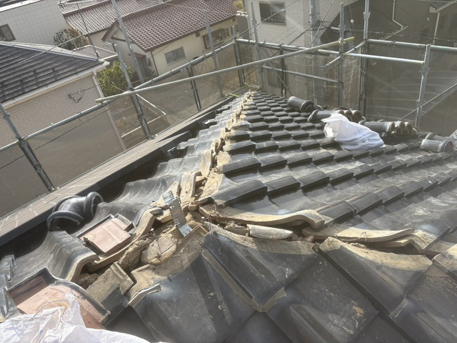 群馬県高崎市　雹害　棟取り直し工事｜耐震金具で屋根リフォーム